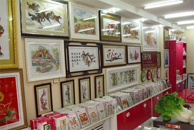 小姑娘开十字绣店买房买车 6年发展30家加盟店